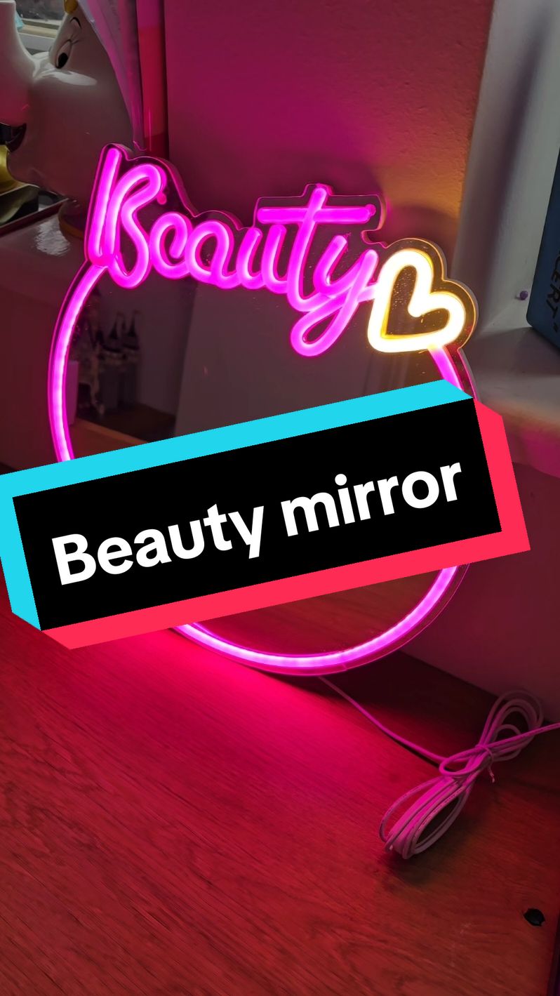 Amazing beauty mirror on tiktokshop 🌟🌟 #mirror #homeandliving #tiktokmademebuyit #homedecor #cosyhome #blackfriday #spotlight #spotlightfinds 