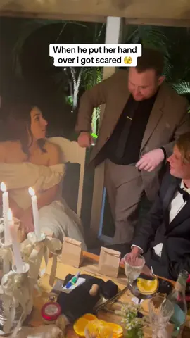 My anxiety cant handle this 😅 #magictrick #wedding #magician  📽️ @BennyMannsIllusionist via @BVIRAL 