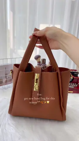 Absolutely love🤎 bag >>>it gives vintage vibes #bucketbag #handbag #fallvibes #OOTD #thatgirl #spotlight #tiktokmademebuyit #halloween2024 #blackfriday#tiktokmademebuyit 