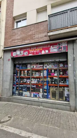 Traspaso tienda segunda mano canovelles 