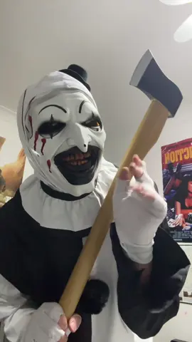 transition incoming ‼️#halloween2024 #terrifier #terrifier2 #terrifier3 #arttheclowncosplay #costume #halloweencostume #halloween #terrifiercosplay #terrifiercostume #fyp 