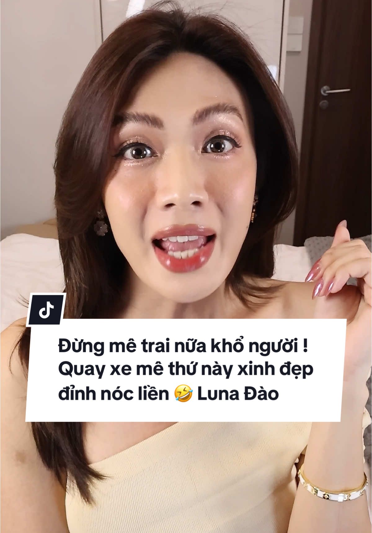 Đừng mê trai nữa khổ người ! Quay xe mê thứ này xinh đẹp đỉnh nóc liền 🤣 … Đoán biết mê gì trộm vía vậy , nhảy đầm tung cánh iu đời vậy thì coi clip nhan . Mà cách xinh đẹp thơm tho cùng Lăn hút mùi Lashe Supper Food dưỡng trắng cánh cho thỏa sức bay nhảy dí cuộc đời nhann .  #LasheSuperfood #lanhutmui #nachtrang #niacinamide #tipsforgirl #LunaDao #imlunadao #lunađào #lunađào #tiktok #tiktokgiaitri #tiktokgiảitrí #tiktokviral