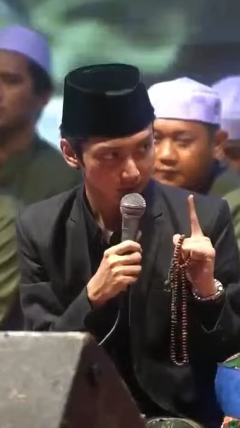 Jokotingkir wali jowo ✨️ #azmeee #gusazmi #gusazmiaskandar #azmiaskandar #umynadiroh #pecintasholawat #sholawatan #sholawatan_yuk #jokotingkir #fyptiktok #fypシ゚ #fypシ゚viral #bismillahfypシ #fyptiktokviral #fyptiktokindonesia