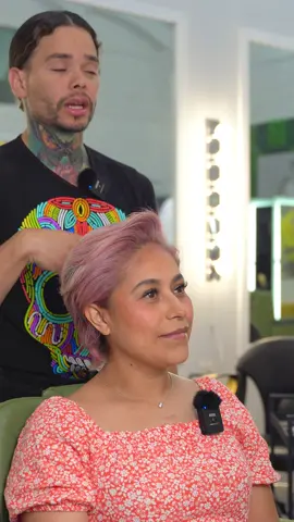 ✨ ¡La Transformación Radical de Silvia! ✨ Después de meses difíciles tras un trauma que dañó su cabello con un alisado, Silvia decidió dar un paso de valentía: dejarlo todo en mis manos. Desde el primer corte hasta el toque final, Silvia no se miró en el espejo, confiando plenamente en el proceso. El resultado es una renovación completa que le devolvió no solo una melena saludable y hermosa, sino también esa sonrisa y esas ganas de vivir que la hacen única. 🌹🙏 Gracias, Padre, por este don maravilloso que me permite devolver belleza, confianza y felicidad a quienes lo necesitan. 💖 #CambioRadical #RenovacionDeBelleza #TransformacionCapilar #ConfianzaTotal #HairInspo #HairGoals #EstiloDeVida #BellezaInteriorYExterior #HoustonSalon #ArteEnCabello #EstiloRadiante #EmpoderamientoFemenino #VidaNueva