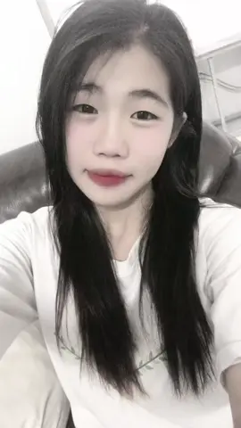 vì ngày hôm nay em cưới roàiii.😭