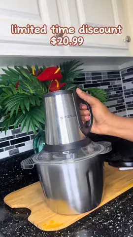 #meatgrinder #foodprocessors #mixergrinder #foodgrinder #garlicchopper #electricgrinder #electricchopper #foodchopper #babyfood #meat #onion #vegetables #grinder #chopper #tiktokshop #fyp 