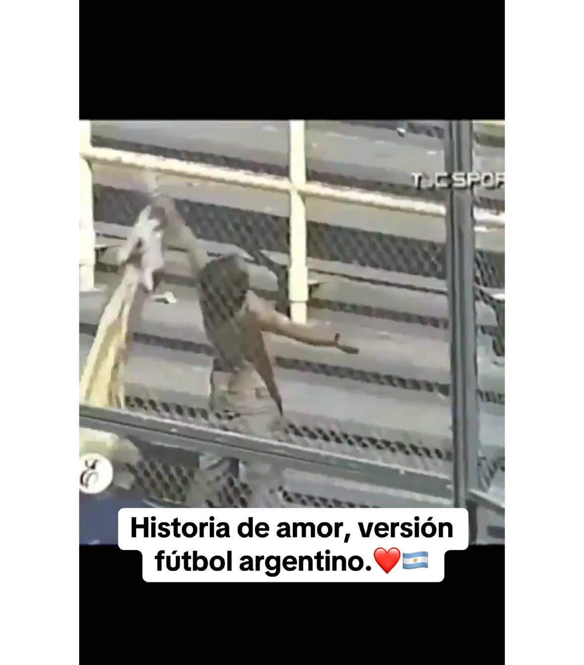 JAJAJA, esto es espectacular. Historia de amor en la cancha de Rosario Central, bajo el relato de Fernando Lavecchia. Cine. 🚬 #FutbolArgentino #RosarioCentral #GiganteDeArroyito 