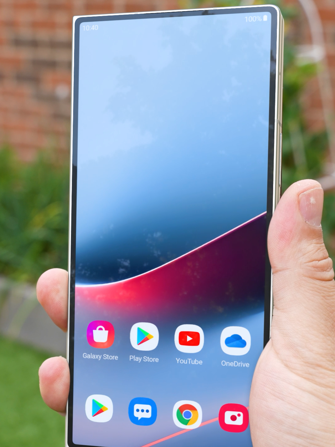 We have the first look at the new Samsung Galaxy Z Fold 7 and it looks epic! 🎥 @tttechnologyuk #zfold7 #galaxyfold7 #samsungfold7 #fold7 #samsunggalaxyfold7 #zfold6 #fold6 #samsungfold6 #oneui #samsung #phone #smartphone #mobilephone #foldingphone #android #tech #technology #fyp #foryoupage