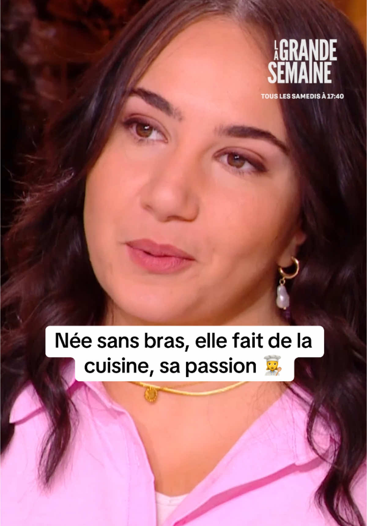 « Tout simplement, vos pieds sont vos mains ! » Star sur TikTok, @SMH🧸 a su faire de son handicap, une force ! #LaGrandeSemaine, tous les samedis à 17:40 sur M6 et en streaming sur @M6+ 📺