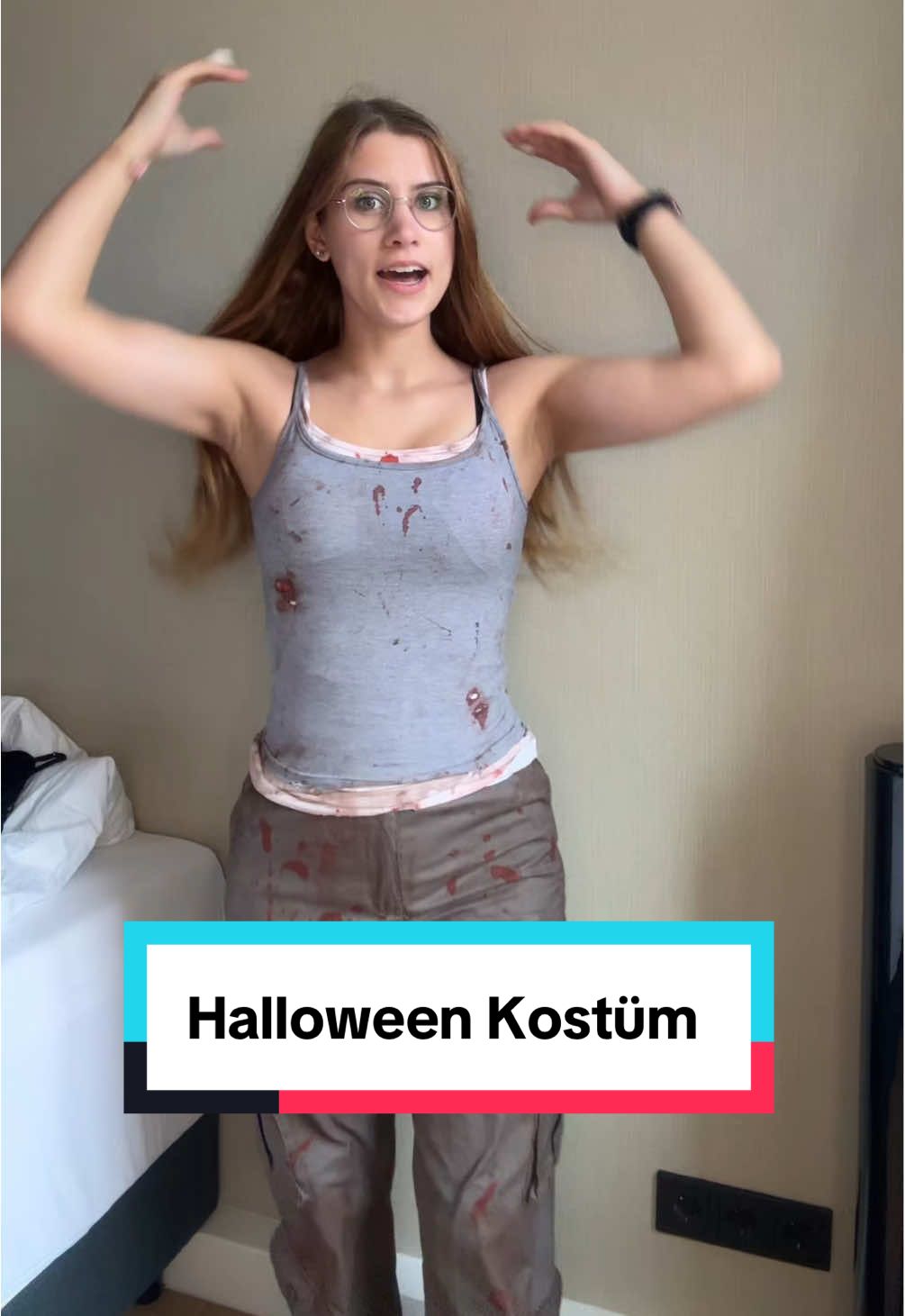 Wer erkennt es jetzt?🤭 FAKE BLOOD❗️#halloween#grwm#halloweencostume#kostüm