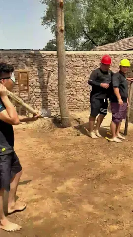 The screaming chicken blindfolds and beats people challenge and the endurance challenge #fungame #funnytiktok #funnyvideos #foryou #teamfunny2024 