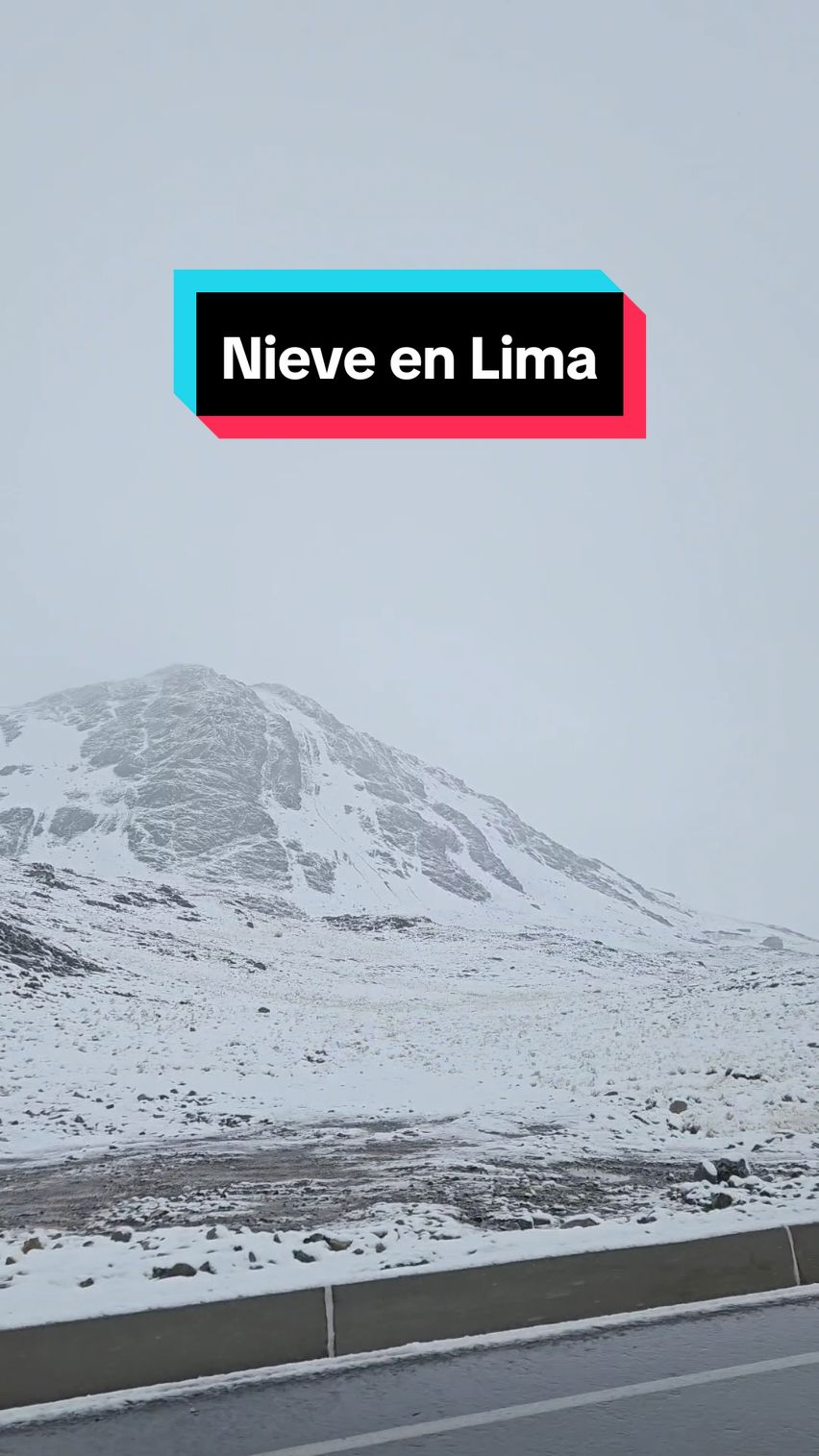 Nieve en la carretera de Canta - Huayllay.  #turismoperu #sierraperuana #sierralimeña #mochilera #cordilleradelosandes #viral #parati 