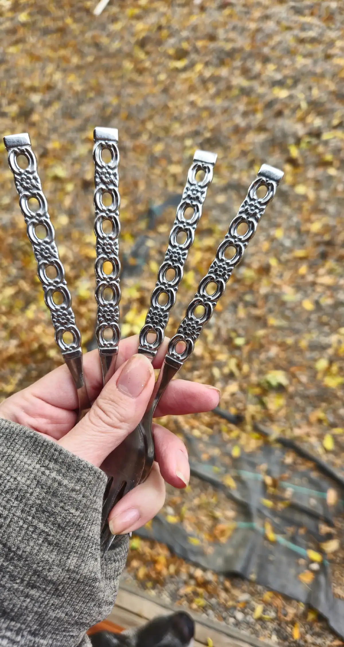 Fall is so beautiful...and so are these stainless steel forks!!! ❤️🍂🍁  This pattern makes such beautiful rings and pendants!