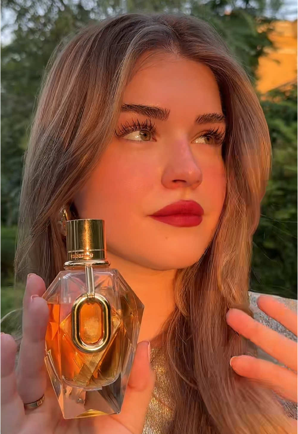 Hey everyone! 💋  @rabanne  #milliongoldforher #rabanneparfum #اليونا #السعودية #دبي #الرياض 