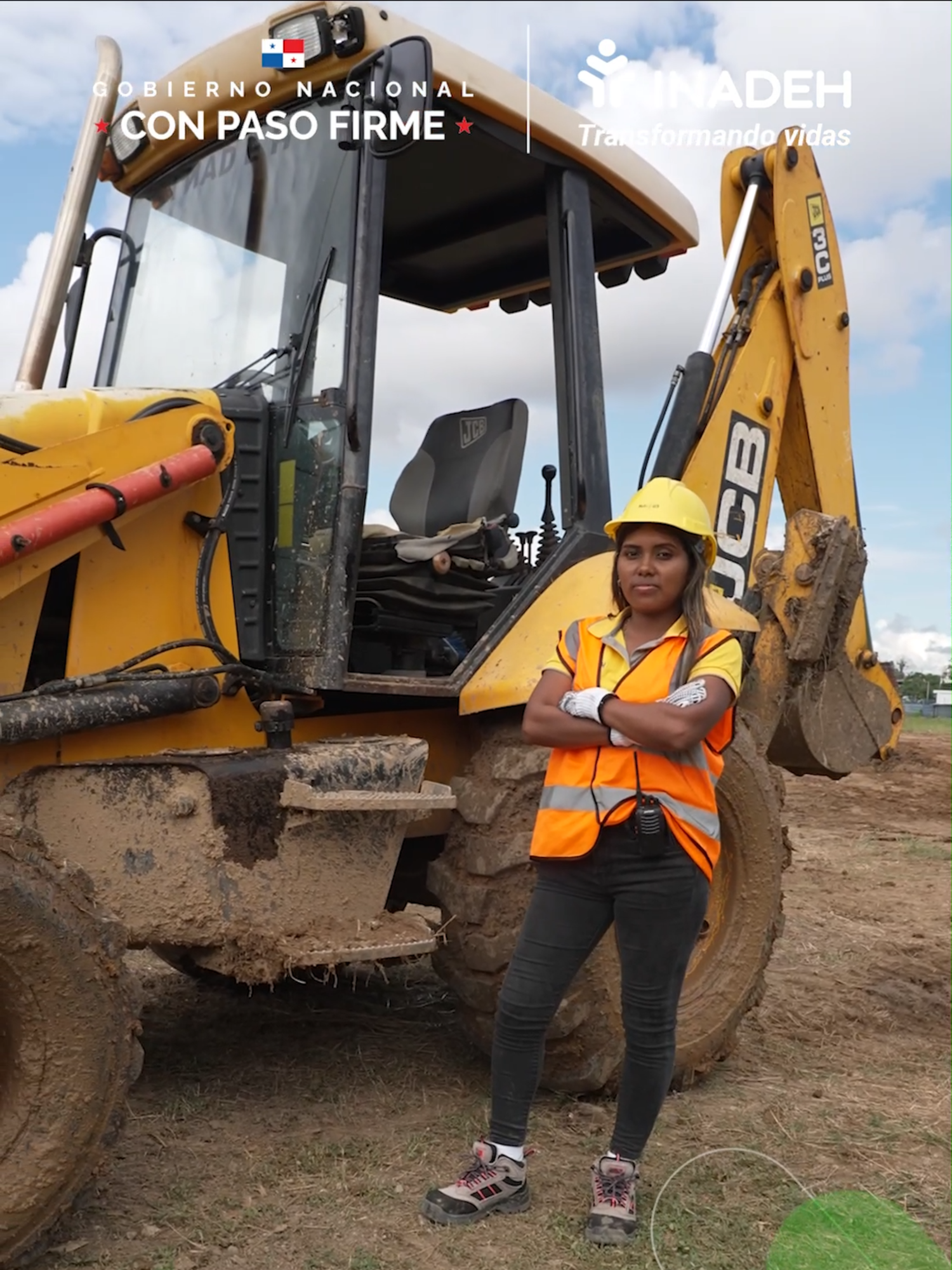 Desde muy pequeña nació en Britney González el interés por los autos y la maquinaria pesada, siempre lo tuvo claro, y por esto no dudó en inscribirse en el programa de Equipo Pesado👷🏻‍♀️ del INADEH; sabía que sería difícil, pero tuvo la determinación para lograrlo y estar, a sus 24 años, finalizando su práctica, para certificarse como operadora. 🙌🏼 “Cuando estás en el campo es algo super bonito, se hace complicado, pero la práctica es lo que te hace fluir y que todo se te haga más fácil”. ⭐️ Britney es uno de los testimonios de mujeres egresadas de áreas donde tradicionalmente se inscriben hombres en el INADEH. La joven colonense busca, con su ejemplo, poder inspirar a otras chicas a atreverse y luchar por sus sueños. #ConPasoFirme #TransformamosVidas #INADEH #CURSOS #EQUIPOPESADO #PANAMÁ