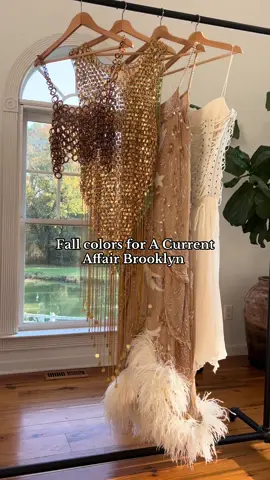Lots of prep underway for A Current Affair happening in Brooklyn November 2&3. Come see us if you’re in town, we will have 2-3 bridal racks available. ❤️#vintagebridal #vintage #vintageclothes #vintagedress #vintagewedding 