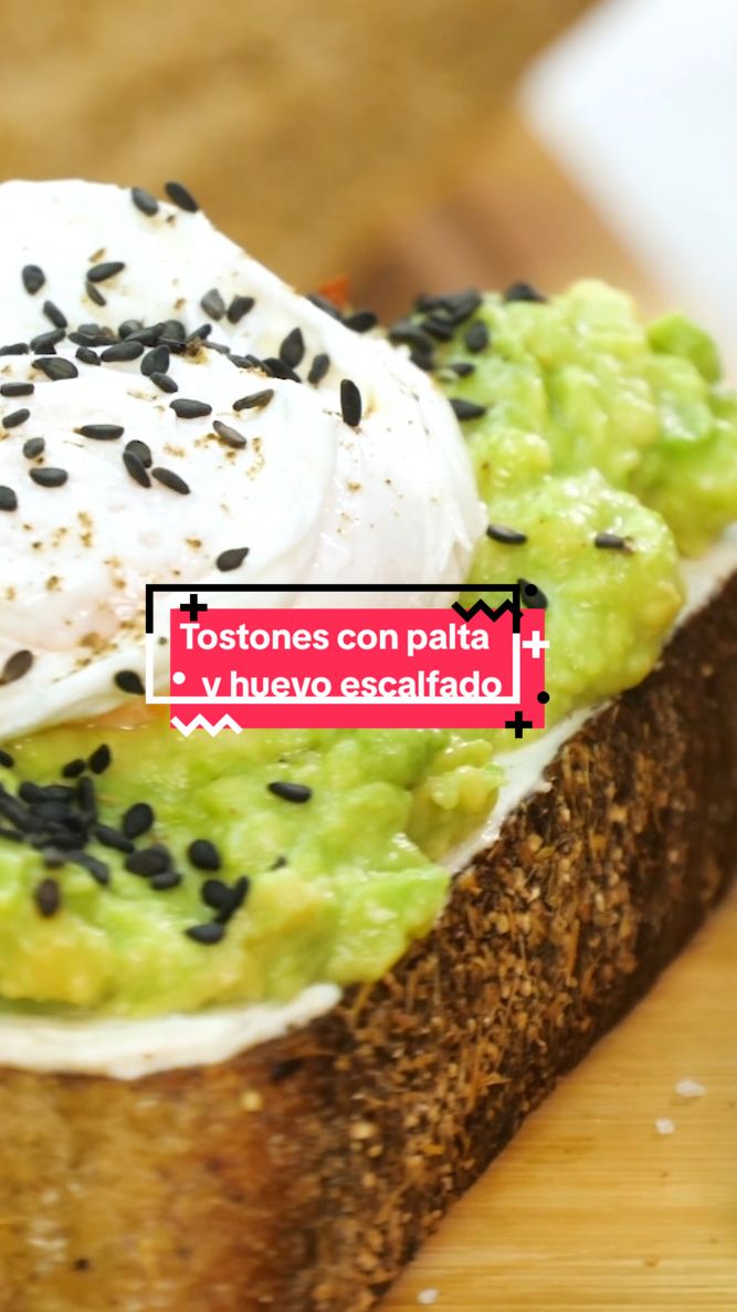 🙌  Tostones crujientes con palta cremosita y huevo escalfado en su punto 🍳 #tostones #palta #huevosescalfados #huevopoché #recetas #buenazo 