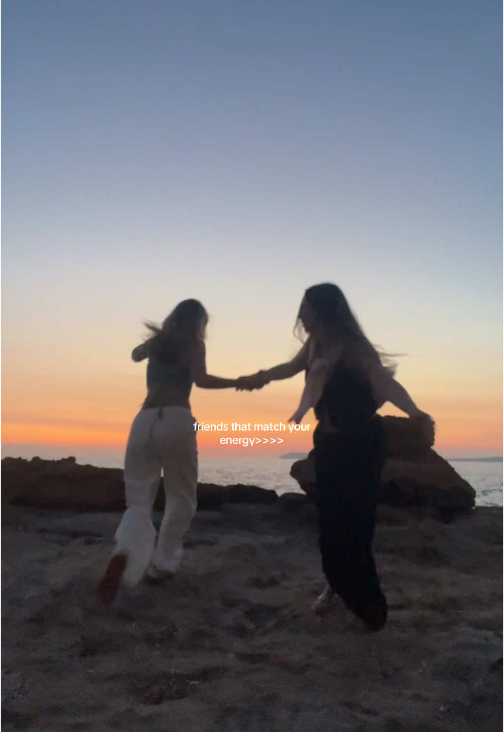 miss living w my bestie + our late night dance sessions😔😔 @Em   #thatssotrue #gracieabrams #bestie #thatssotruegracieabrams #friendsthatmatchyourenergy 