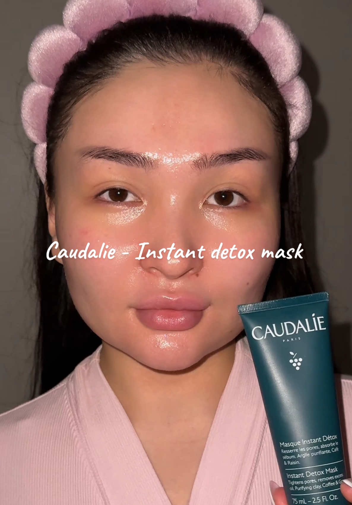 Skin care therapy using @Caudalie instant detox mask 🪷 #skincare #skincaretiktok #skincareroutine #caudalie #caudaliedetox #glassskin #glassskinroutine #cleanskincare 