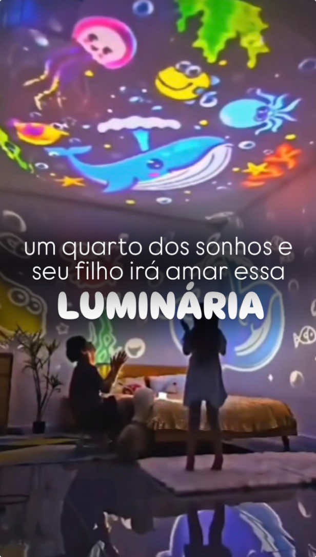 Achei na Shopee essa luminária maravilhosa para o quarto de seus filhos! A criançada irá se divertir demais com essa luminária projetora com imagens da galáxia e animais. #luminarias #abajur #abajurinfantil #projetor #iluminação #quartoinfantil Iluminação para quarto infantil, projetor para quarto, abajur para quarto infantil, hora de dormir