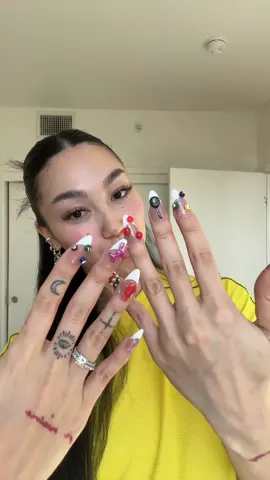 Press ons???!! INSANE😭 #pressonnails #nails #nailart #nailsinspo 