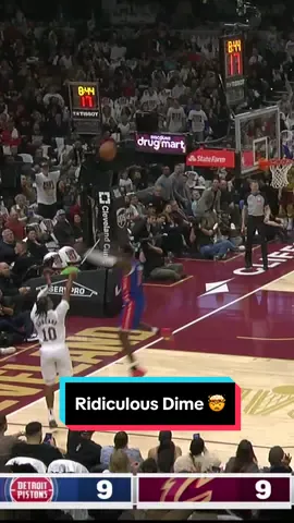 Mitchell slings a behind the back dime for the triple ‼️ #NBA #Basketball #NBAHighlight #Cavaliers #DonovanMitchell 