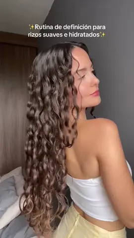 Hablemos de lo lindo que dejan el cabello estos productos 🧡✨ @marcanthonyhairmx #makehairplay #playlikethepros #marcanthonyhaircare #haircare #coconut #shea #hair #curlyhair #curls #rizos 