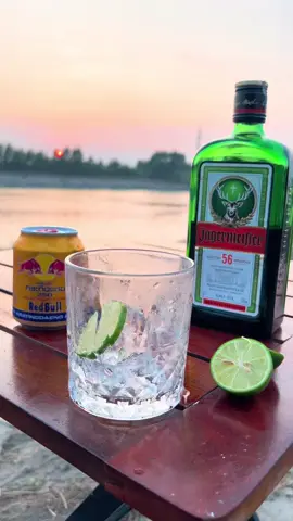 Jagermeister mix với redbull luôn là thứ đồ uống tuyệt vời#jagermaister #whisky #vodka #hanoi #bartender 