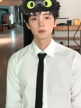 新的一天 去做自己喜欢的事情 奔赴简单快乐的生活 希望你今日有着美满的心情 加油！向往美好生活的小可爱们 #周翊然Tz #주익연 #โจวอี้หราน #ZhouYiran #ChuDucNhien #chuducnhien #ChineseActor #Chinese #向全世界安利周翊然 #请多多支持中国青年演员周翊然 #周翊然 