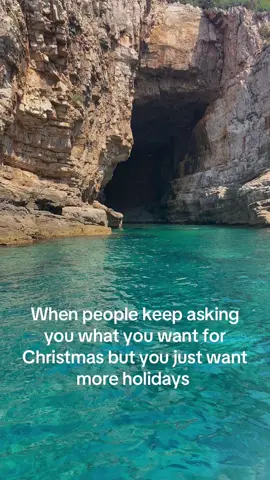 How do you wrap up a trip to Croatia??? 🎁  #holiday #travel #fyp #foryou #foryoupage #teamwork #traveltiktok 