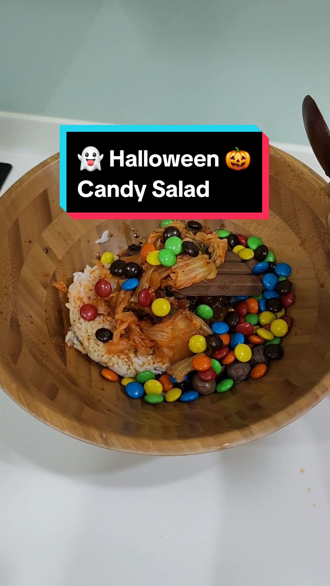 👻 Halloween Candy Salad 🎃 Feeling smart cause I added ingredients to balance out the sweetness. But don't know why the rest don't like it 🤷 Except for Xiao Ming. Xiao Ming is now my BFF 🧡 #sgfoodie #halloween #halloween2024 #candysalad 