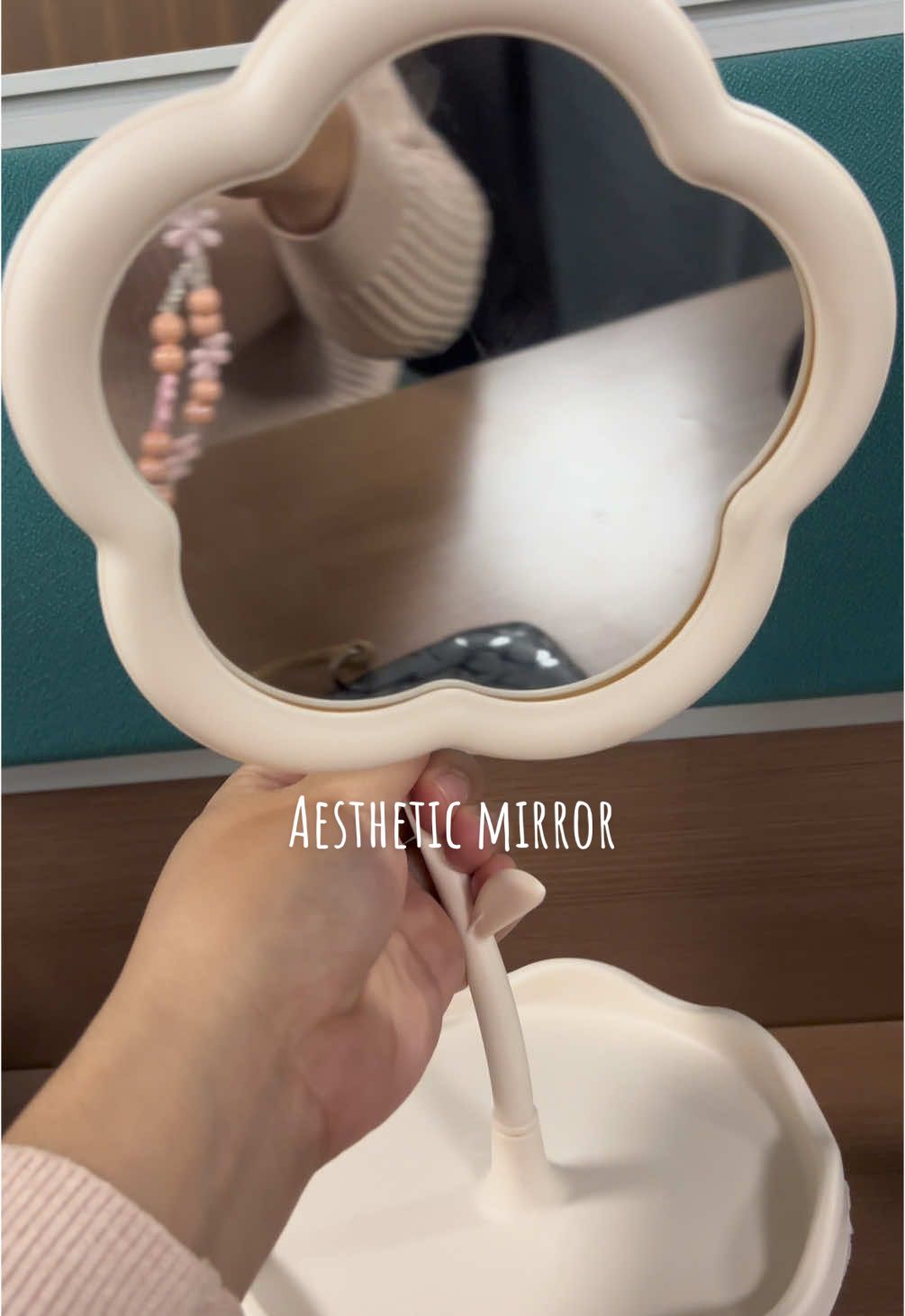 Pwede to pang gift sa officemates mo!! For sure matutuwa sila!! Mirror cutieeeee 🪞#christmasgiftideas #giftideas #officegiftsforcoworkers #fyp #newtiktok 