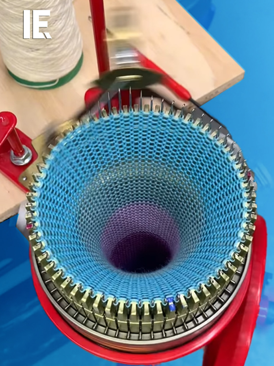 This circular sock machine creates a beautiful color-changing spiral as it spins. 📸: Instagram/ gaugedyeworks