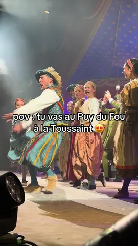 une ambiance de folie 🤩 #puydufou #irishdance #frairiedelatoussaint 