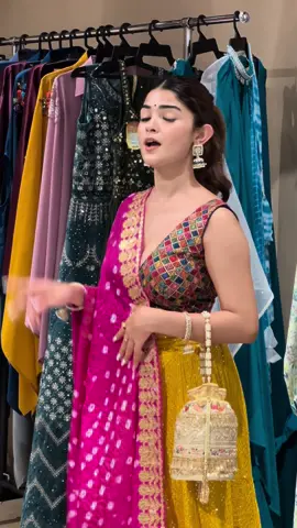 Mutham Vechu Mutham Vechu Moochu Mutta Kattikalam 🤍🫣 Outfit From @Rooprani Collection #aishwarya #tamilsong #fyp 