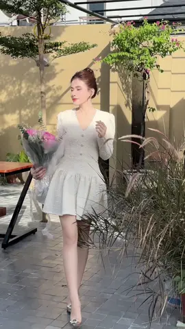 Update mẫu hot hit tông màu Kem cưng xỉu lunnn nè 😍❤️ #kieulinhstore6868 #vaythietkecaocap #vaydutiec #vayxinh #xuhuongtiktok #thoitrangnu 