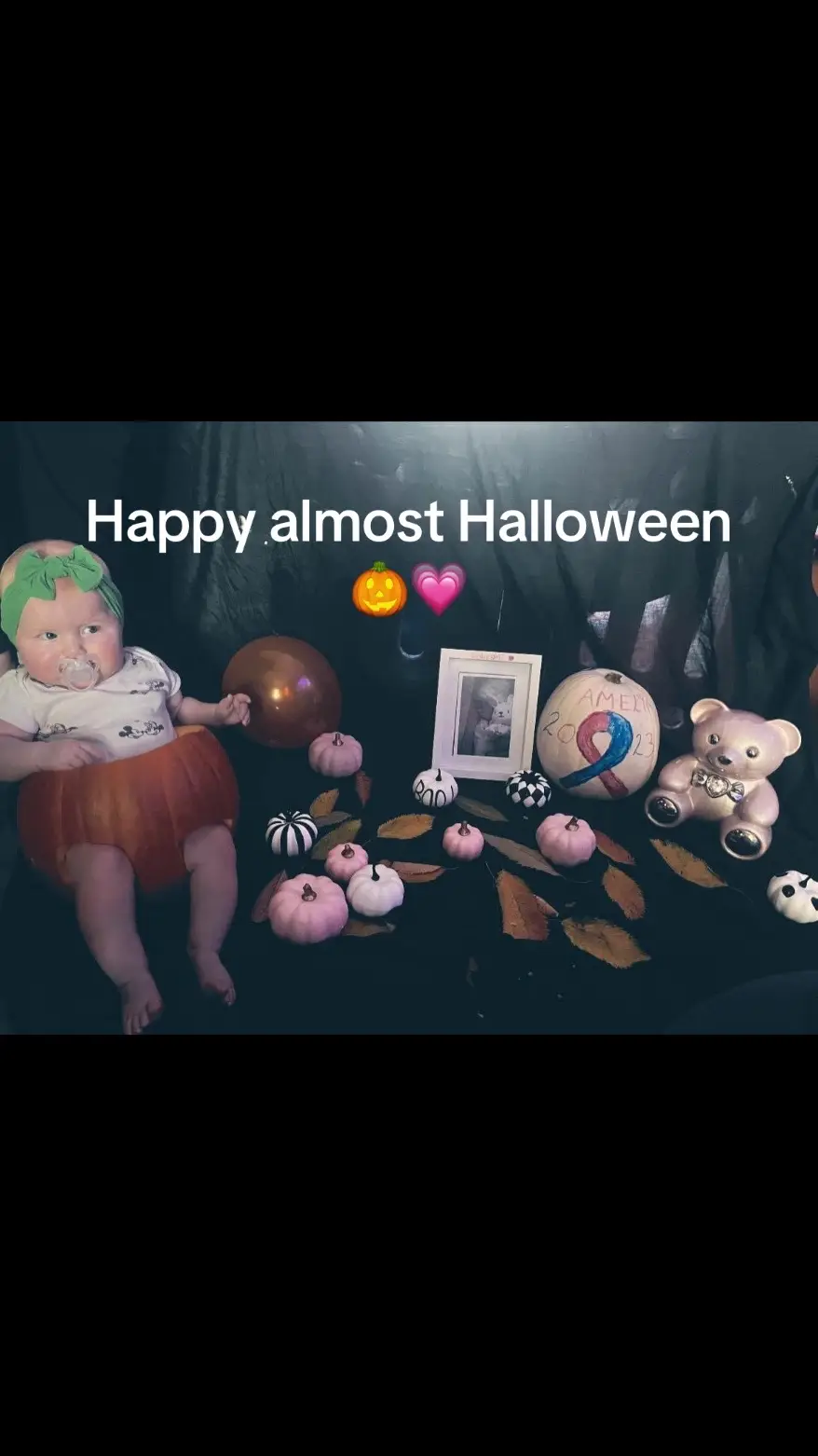 #Halloween #babyhalloween #pumkin #babypumkin #whitepumpkin #babyloss #tainbow #MomsofTikTok #babytiktok #fy #mygriefjourney #familytok #thecardefamily #foryo #sister