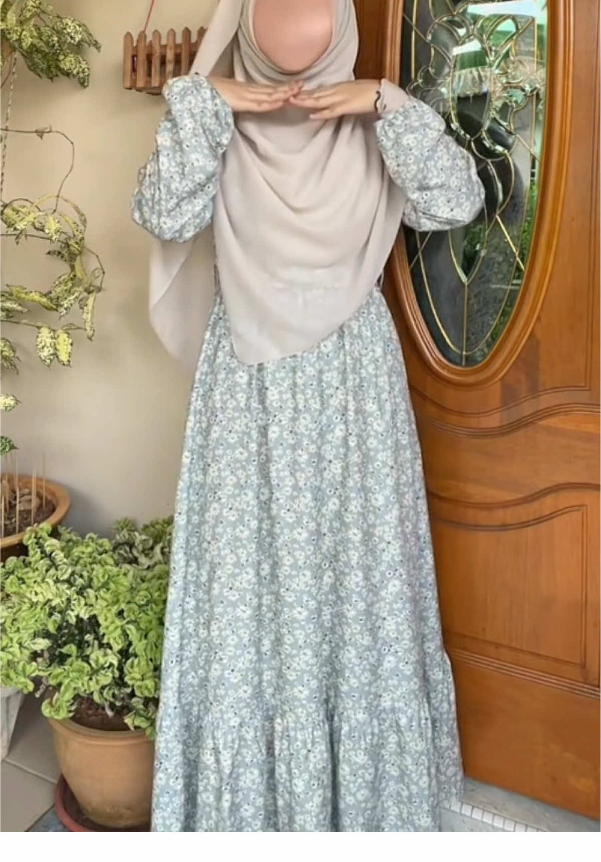 Replying to @𝐦𝐮𝐬𝐟𝐢𝐫𝐚𝐡𝐟𝐚𝐮𝐳𝐢 ༊ kita suka sangattt dress ni!! sampai terbeli kaler yg sama!😭😭😭#fyp #shouldbeme #xyzbca #hijrah #hijrahyuk #istiqomah #outfit #outfitideas #outfitmuslimah #dressfloral #OOTD #ootdhijab #dresslabuh #dresscantik #dresscantikmurah 