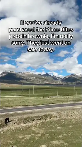 If you crave brownies, try Prime Bites protein brownie. They have collagen and protein and they taste so good #primebitesbrownies #primebitesproteinbrownies #primebiteshealhtyfood #healthyfood #collagen #skintok #Beauty Tok #haul #unboxing #varietypack #viralproducts #TikTokShop #snacks 