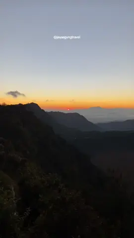 ini seindah ini kalian gamau ke sini? uhuyyy rugi #opentripbromomalang #opentripbromomurah #tourbromo #bromotrip #privatetripbromo #bromotenggersemeru 