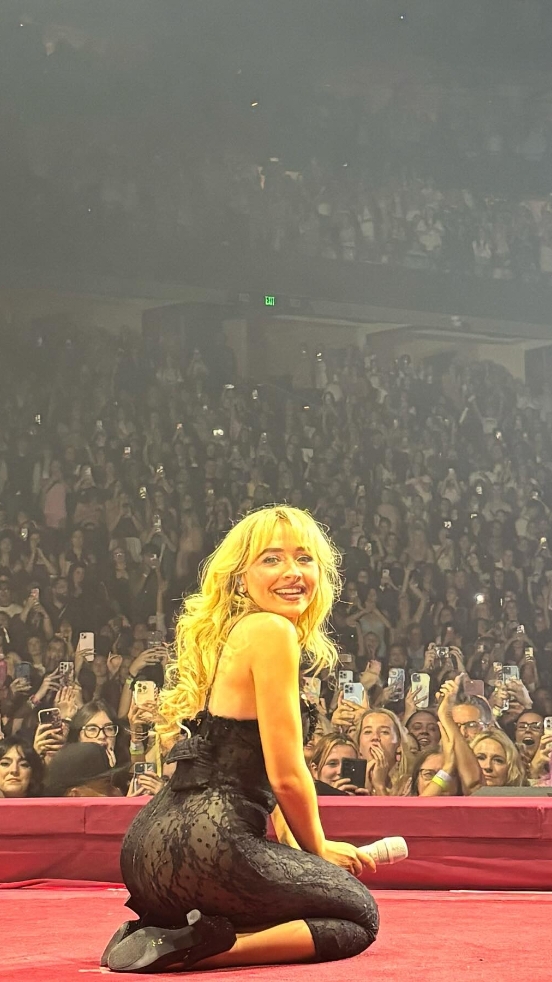 Sabrina Carpenter performing Coincidence in Tampa | #sabrinacarpenter #coincidence #shortnsweet #tampa #shortnsweettour #fyp 