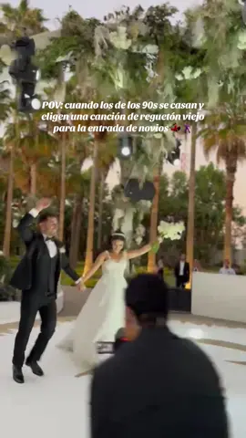 La etapa de darlo todo en la entrada de novios recomiendo no saltarse 💃🏽🕺🏾 #weddingentrance #entradadenovios #weddingtiktok #wedding #boda #weddingtok #bodasmexico #mexicanwedding 