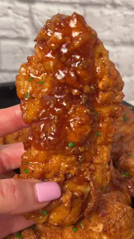Hot Honey Soy Garlic Chicken Tenders will rock your 🌎 #chickentenders #friedchickentenders #tiktokviralrecipes #chickenfingers #appetizers #gamedayfood #nflsunday #hothoneychicken  Brine: Enough buttermilk to cover your chicken Hot sauce (optional) Salt Pepper Garlic powder Onion powder Chili powder Cayenne pepper Smoked paprika Sauce: *Approximately* 3/4 cup butter 1/2-2/3 cup honey  2 tbsp hot sauce (more if you like spicy) 3 tbsp soy sauce  3-4 tbsp minced garlic Garlic powder  Onion powder 