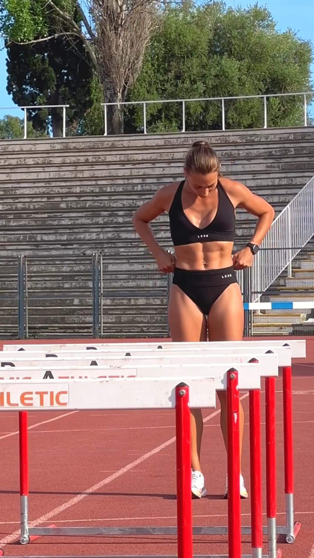 HURDLES JUMPS⚠️Disclaimer: If you are doing this exercise too often you might turn into a Kangaroo 🦘 😂 #trackandfield #jumps #athlete #training #workoutmotivation #plyometrics