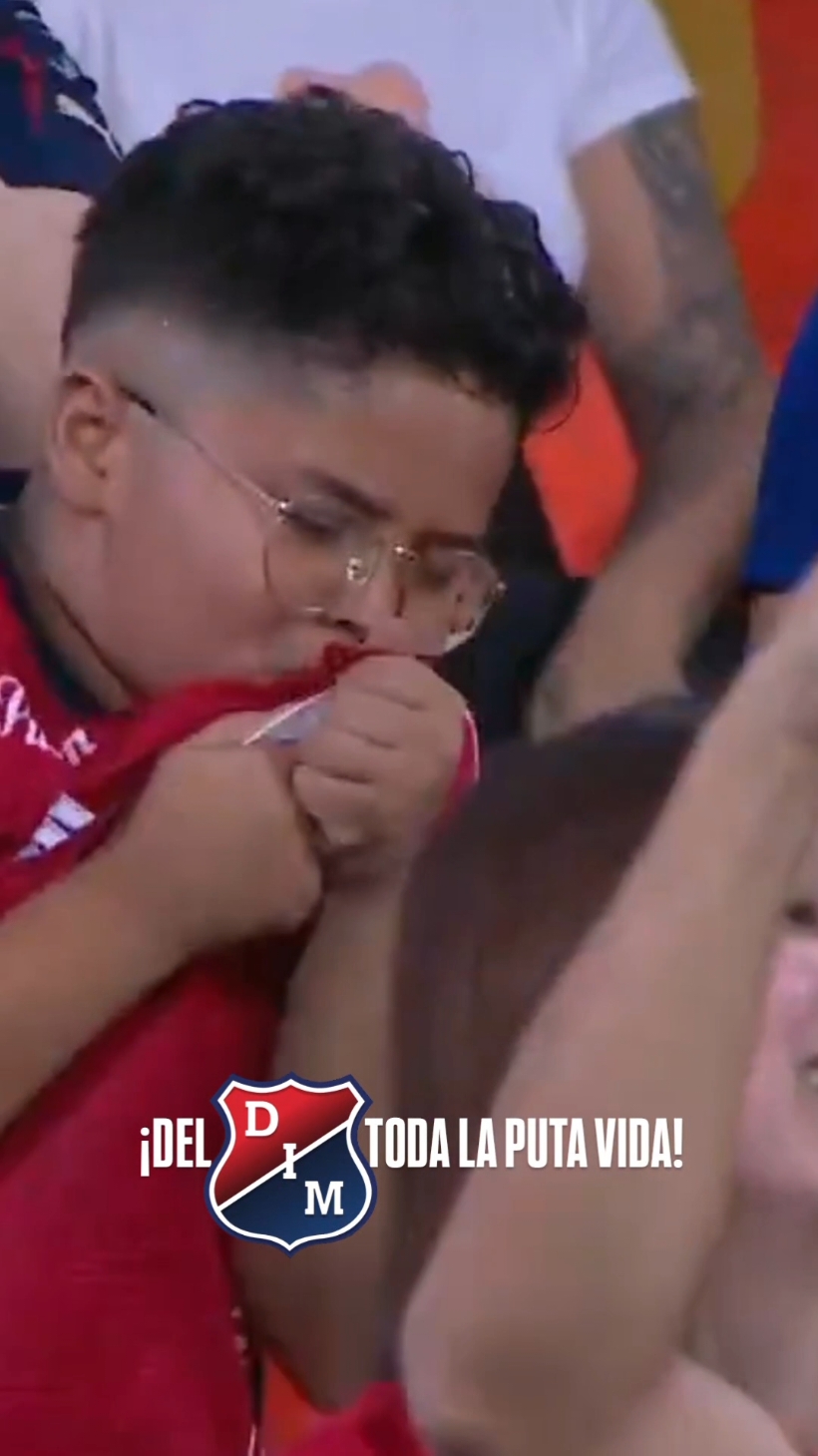 🔴🔵¡MEDELLÍN SALVÓ EL FÚTBOL!🔵🔴 este niño nos representó a tod@s ❤️💙 🥅 DIMvsBoyacagónChic🤏🏻 🏆 Cuartos de final Copa Colombia ⚽ IDA 4 - 1 / VUELTA 3 - 0 y tanda de penales pidieron llevar, llevaron hasta pa' vender 😂 7️⃣ - 1️⃣ @DIMAYOROficial @Boyacá Chicó Oficial  #dimrojodemicorazón  #deportivoindependientemedellin  #medallo  #dim  #rexixtenxianorte  #poderosodim 