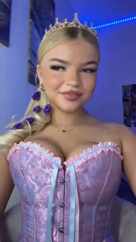 💜👸🏼 #fyp #halloween #foru #rapunzel #viral #costume #getmeviral #halloweencostume 