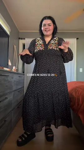 Im a 16/18 and im wearing a 1x, so it does seem to run large🎉 #plussize #plussizefall #fallfashion #fallfashiontrends #fallplussizefashion #plussizefalloutfits 