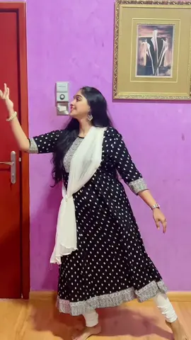 Dance dance💃💃🥰❤️🥰#foryoupage #fyp #uae🇦🇪 #dxb_uae_dubai #ajman #sharjah #trending #dance#tamilsong#kollywood#viral #explore #tamilmoviesong 