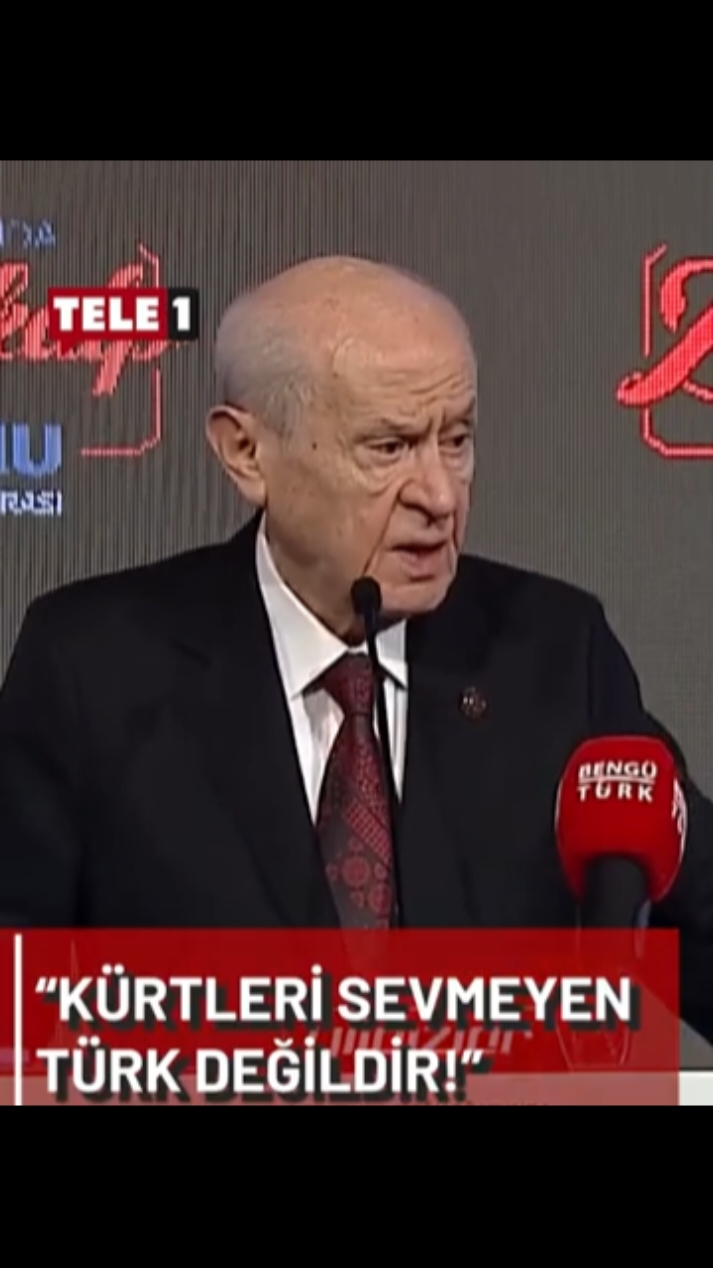 MHP lideri Devlet Bahçeli'nin 'Öcalan çağrısı' sonrası yaptığı açıklama dikkat çekti: Türkler ve Kürtlerin birbirini sevmesi hem dini hem de siyasi bir farzdır. Kürtleri sevmeyen Türk, Türkleri sevmeyen Kürt değildir.