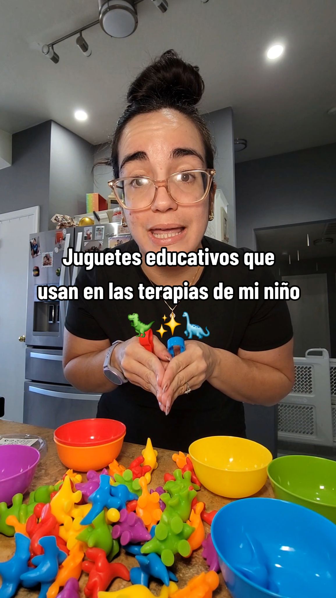 Este es uno de los muchos juguetes que usan en las terapias con mi hijo y te los comparto por si los llegaras a necesitar 😍. Este los ayuda con el reconocimiento de colores, y también sus habilidades motoras. #usatdddirect #educationaltoys #dinosaurtoys #colorcoordination #sensorytraining #earlyeducationaltoys 